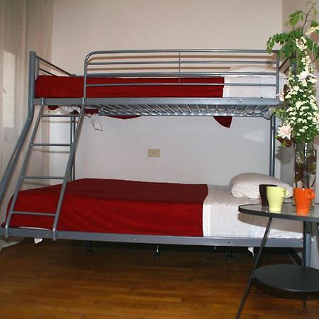 Hostel Colours Milan Room photo